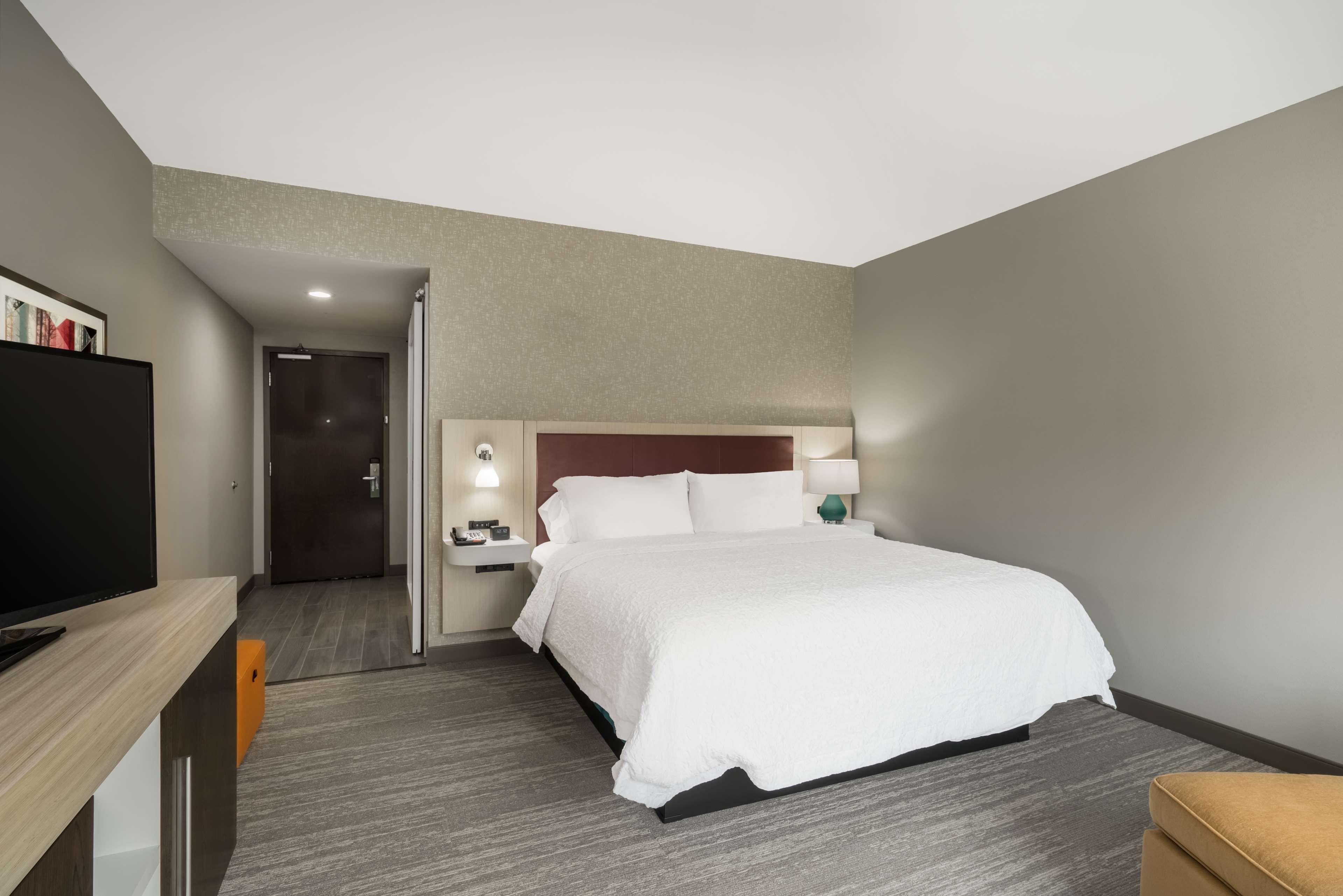 Hampton Inn Newport Eksteriør bilde