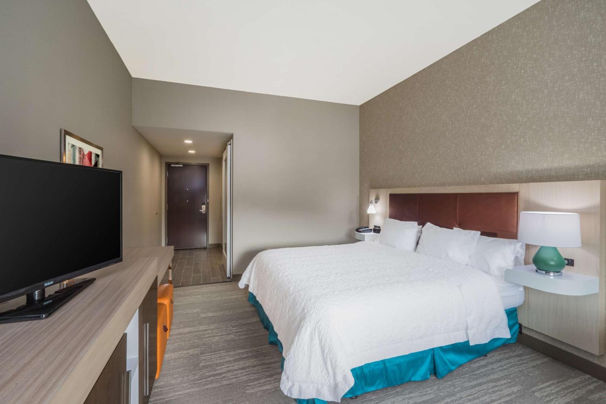 Hampton Inn Newport Eksteriør bilde
