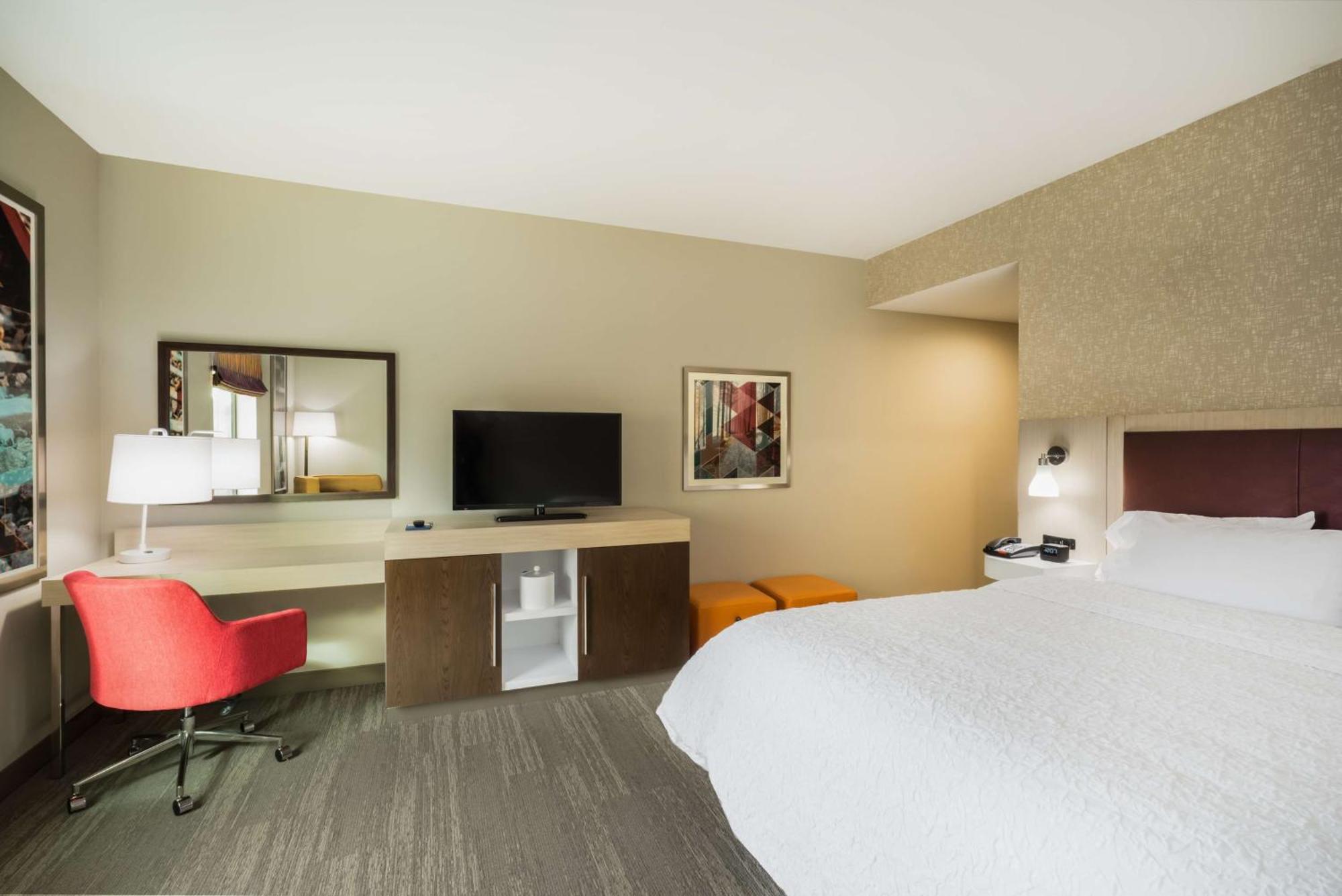 Hampton Inn Newport Eksteriør bilde
