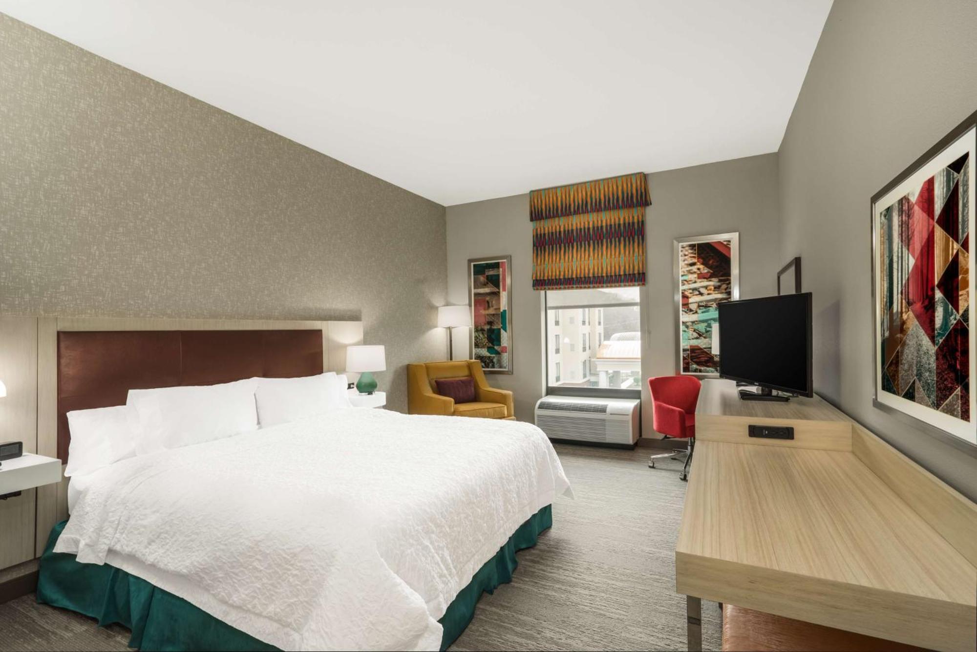 Hampton Inn Newport Eksteriør bilde