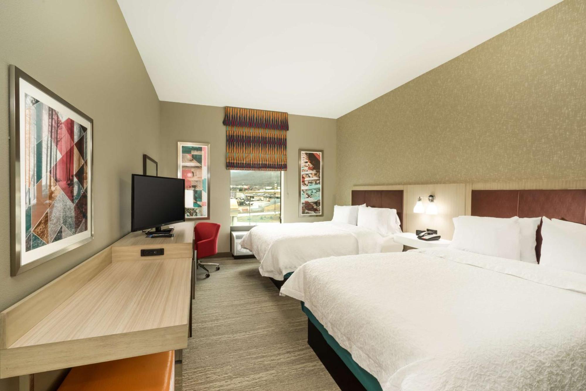 Hampton Inn Newport Eksteriør bilde