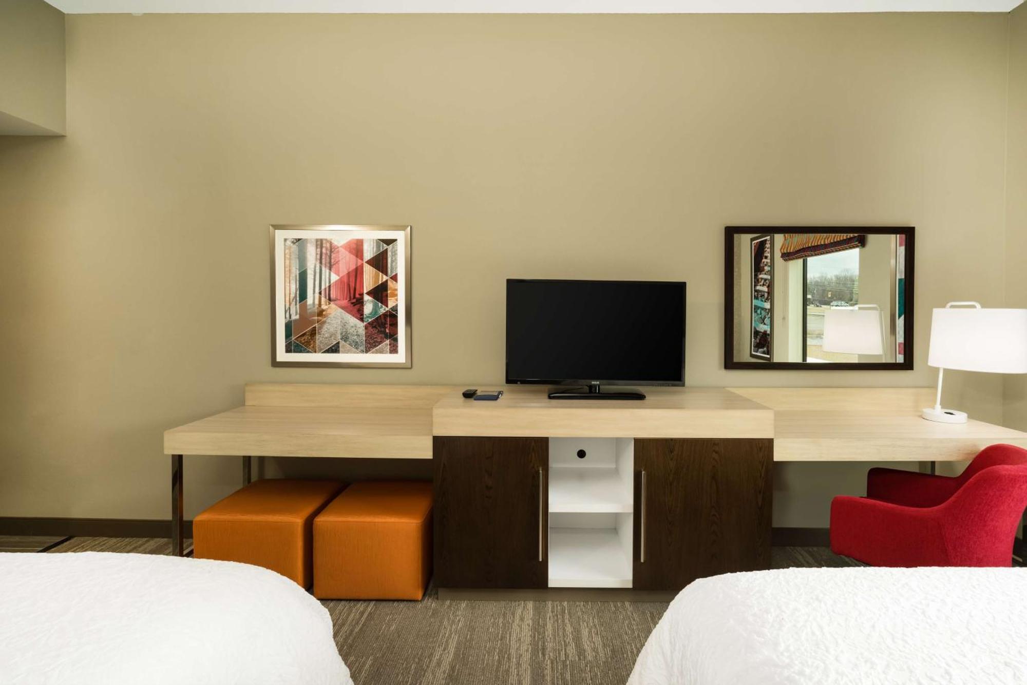 Hampton Inn Newport Eksteriør bilde