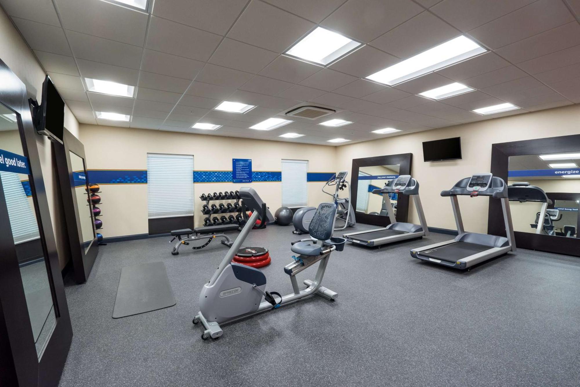 Hampton Inn Newport Eksteriør bilde